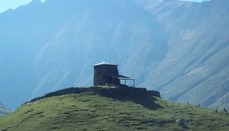 Tusheti to Khevsureti via Atsunta Pass trek 1