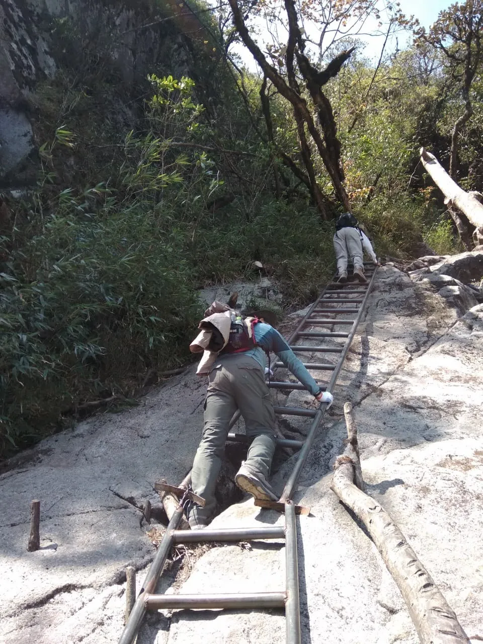 Conquer The Roof of Indochina 17