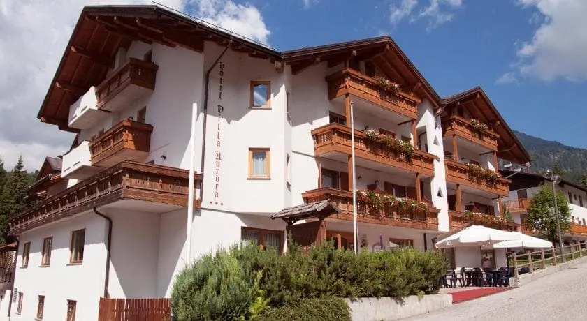 Hotel Villa Aurora (San Martino di Castrozza)