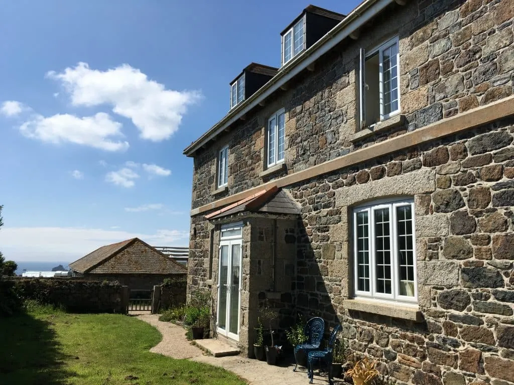 Haelarcher Farmhouse and Helicopter B&B (Lizard)