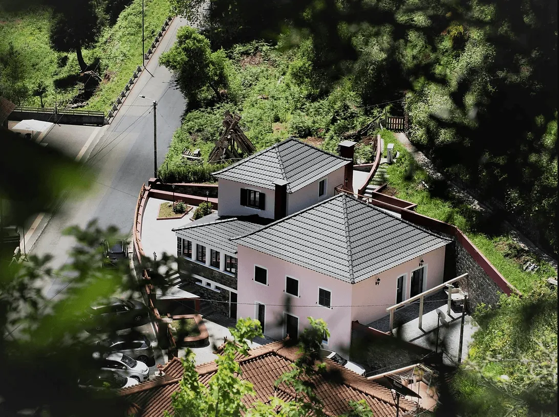 Casa do Ribeiro Frio (Santana)