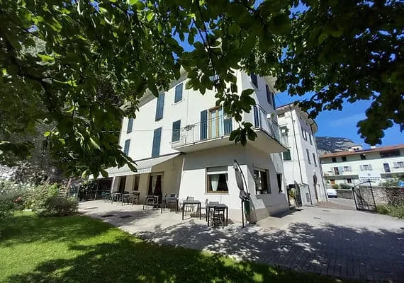 Hotel Garni Delle Rose (Dro)
