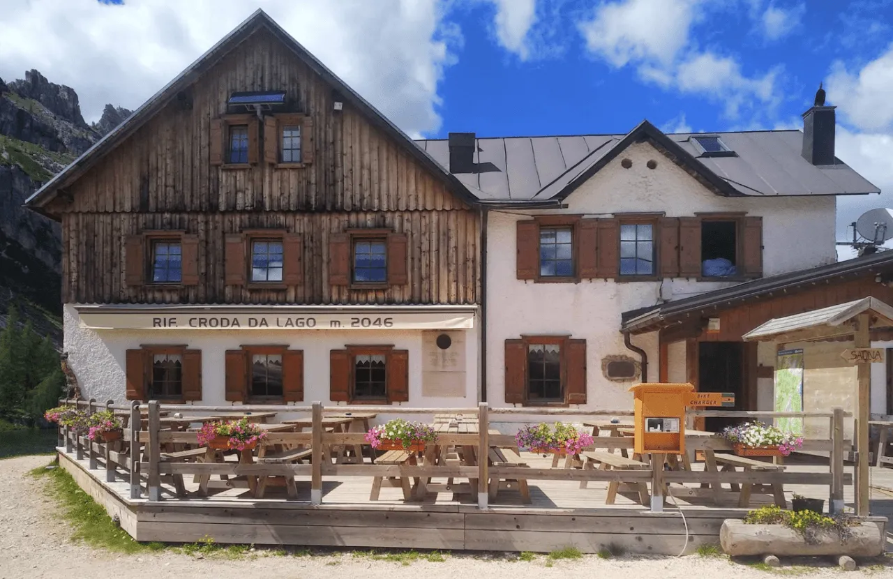 Rifugio Croda da Lago