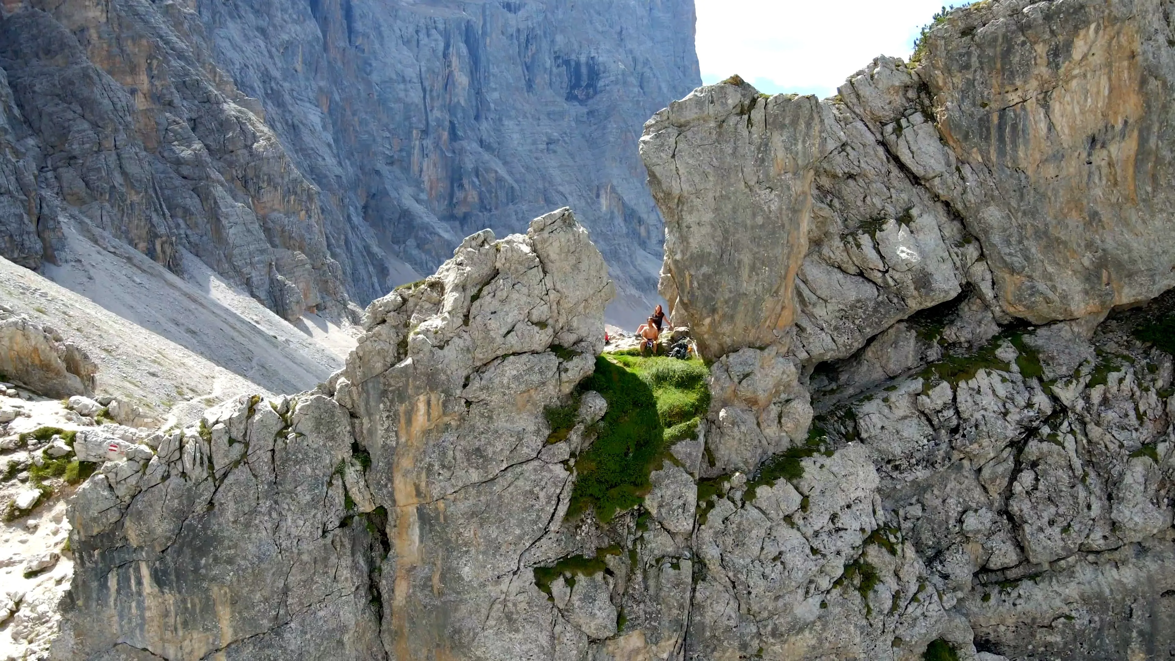 When Is the Best Season to Hike the Alta Via 1 in the Dolomites? 
