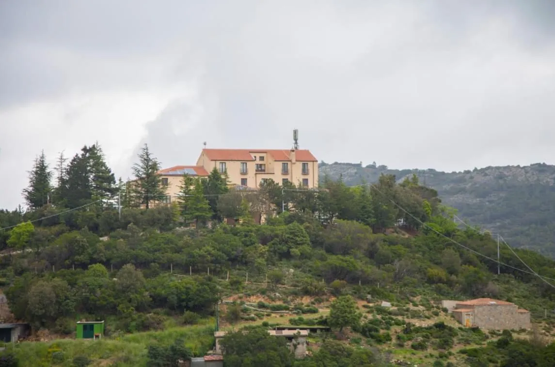 Hut in Switzerland 911_2